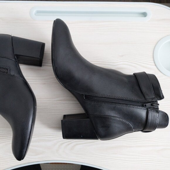 Woman Brand New Stylish Boots - Picture 5 of 5